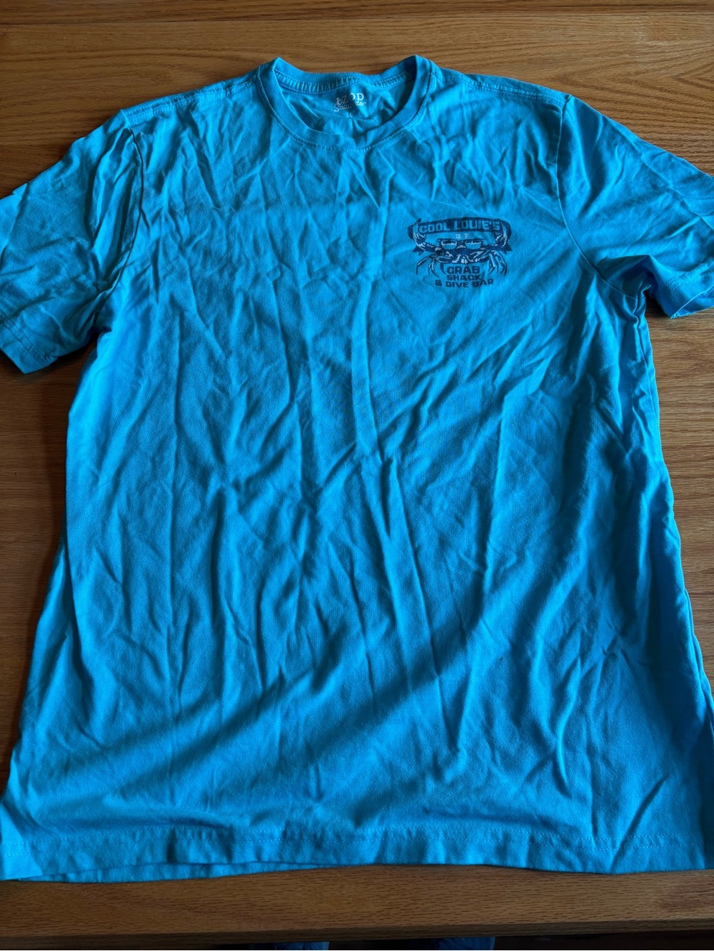 IZOD Saltwater Light Blue Crewneck T-shirt L “Cool Louie’s Crab Shack & Dive Bar